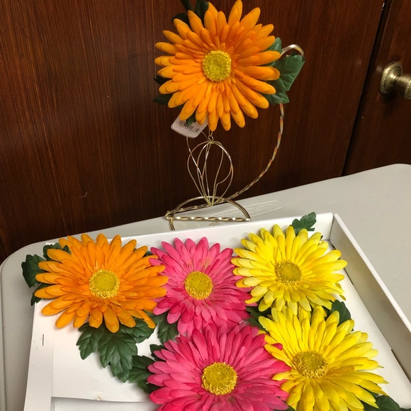 6 versatile Colorful Daysi Flowers with clips - Picture 2 of 11